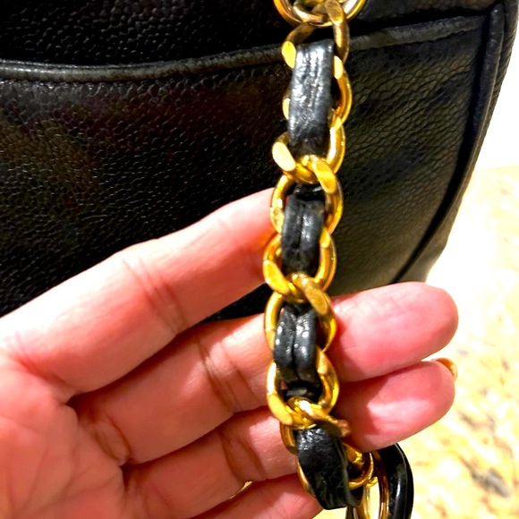 CHANEL Vintage CC shoulder bag Authentic - Picture 8 of 17